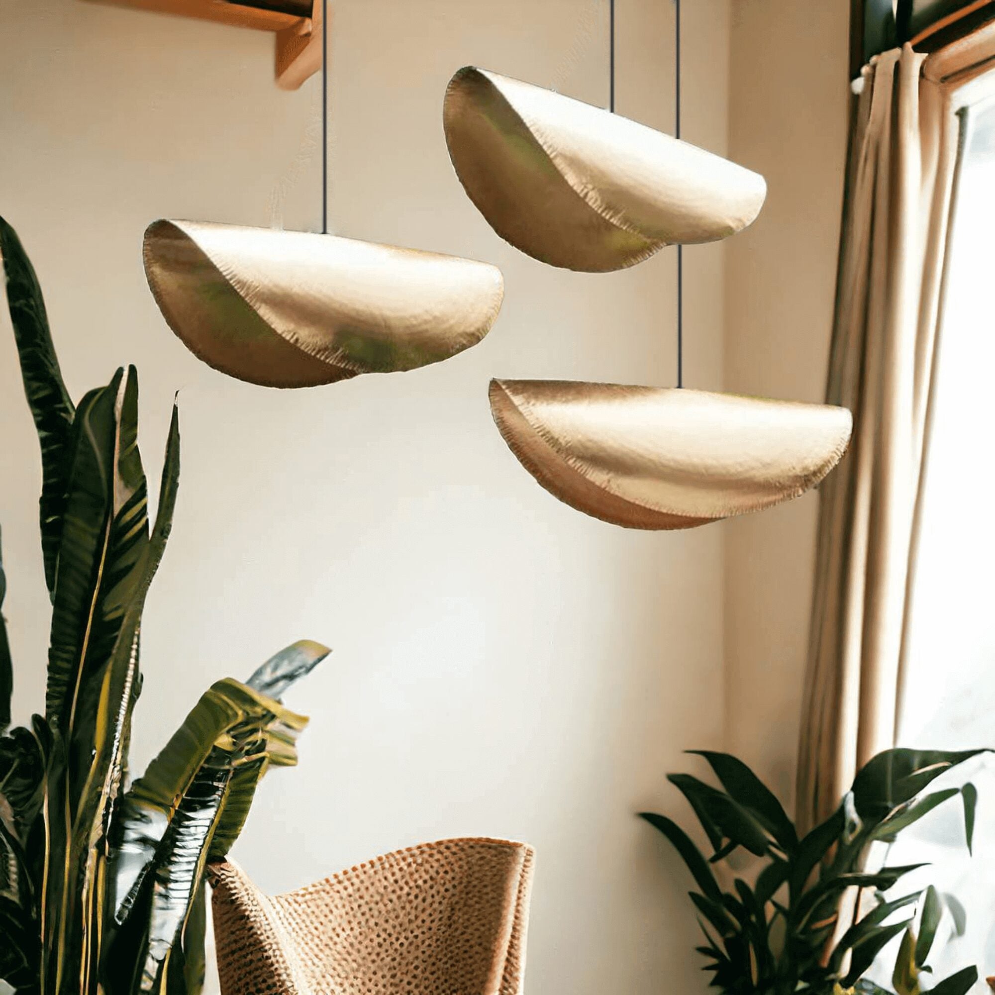 Contemporary Brass Leaf Pendant Light – Minimalist, Nature-Inspired Design